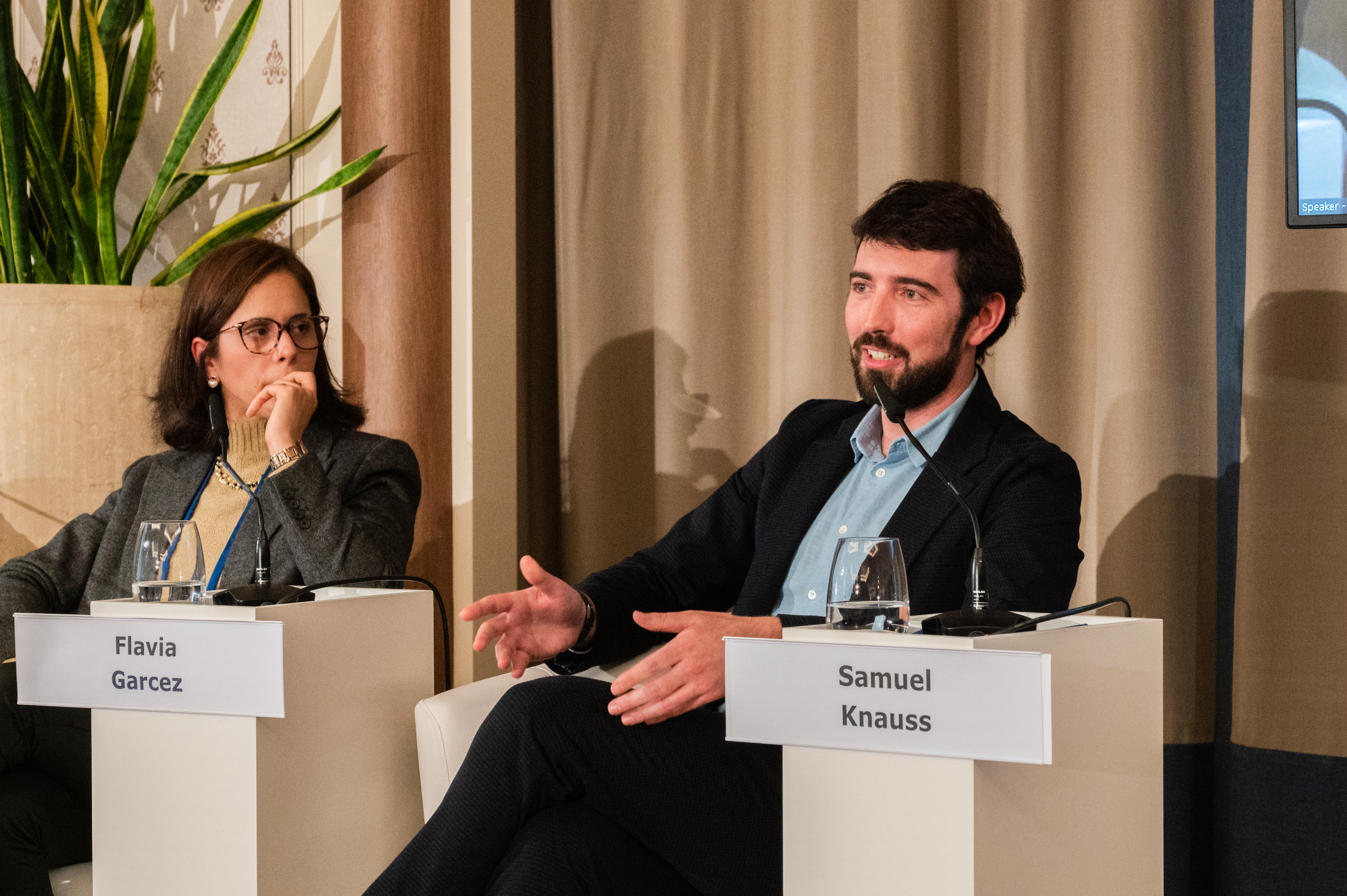 Flavia Garcez (left) and Samuel Knauss (photo: G. Ortolani/IAP)