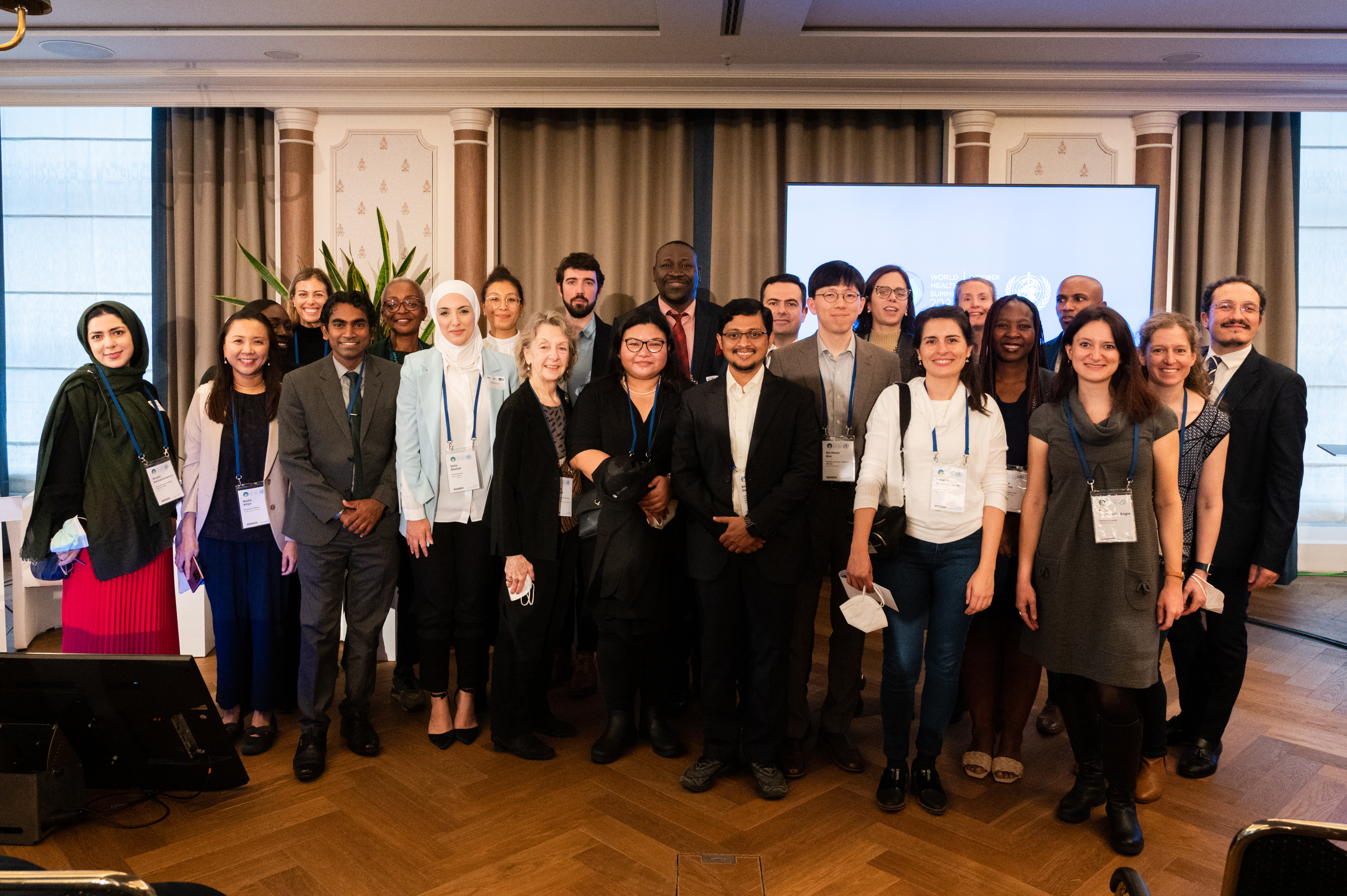 Group photo at the end of the session (photo: G. Ortolani/IAP)