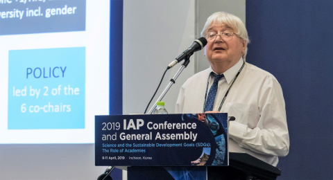 Richard Catlow on the stage of the 2019 Conference and General Assembly