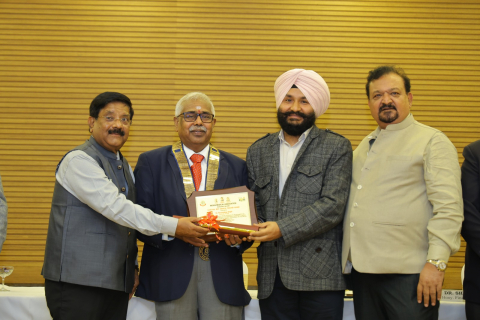 YPL alumnus Paramdeep Singh Honoured with National Best Medical Teacher Award at NATCON 2024